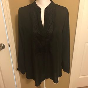 Lace accent V-neck Blouse